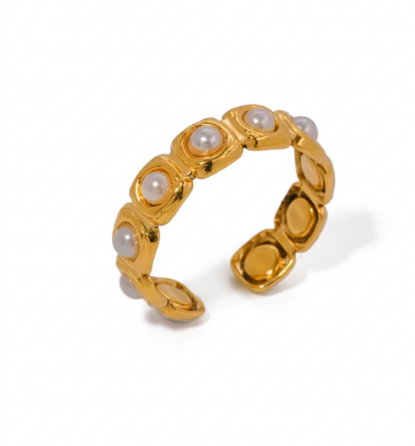 Asteria Pearl Ring – Gold Open Pearl Band