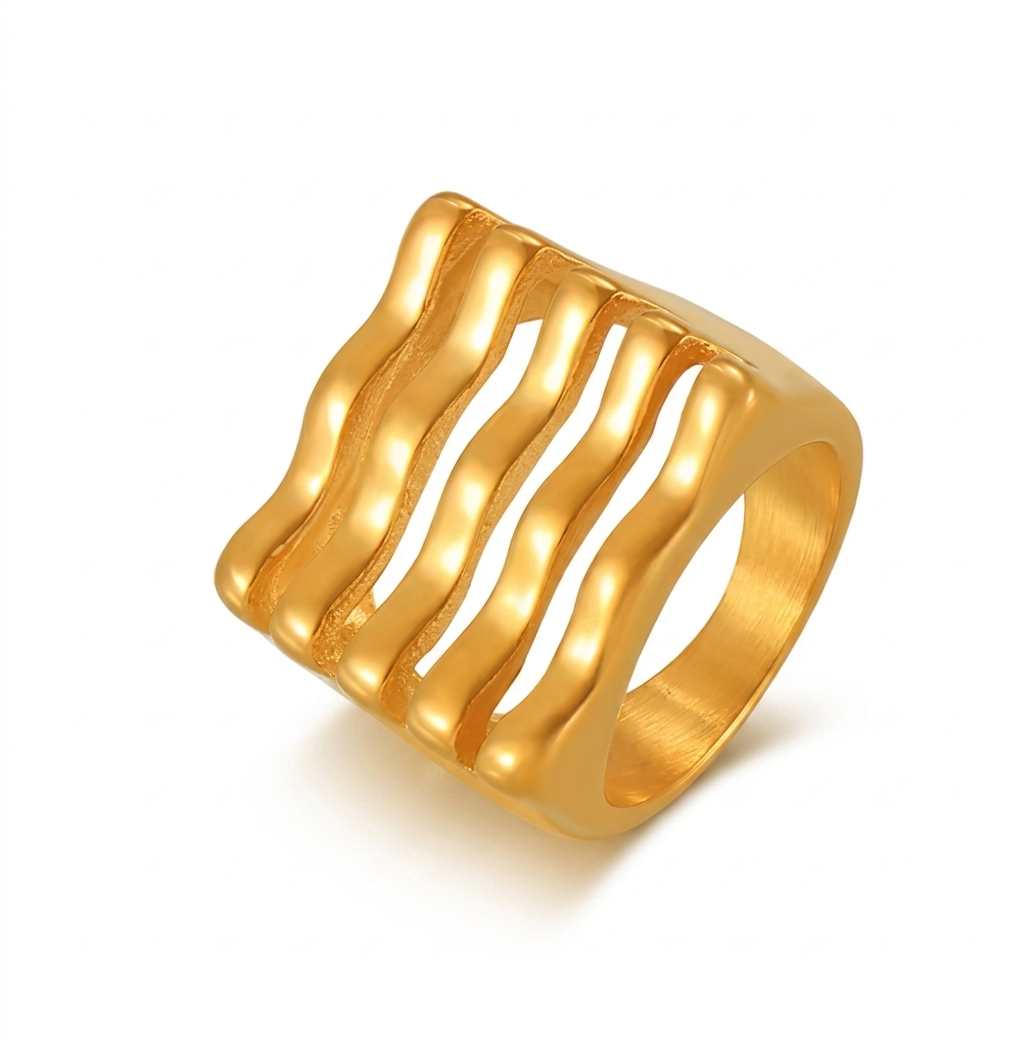 Thalassa Wave Ring – Gold Sculptural Statement Ring