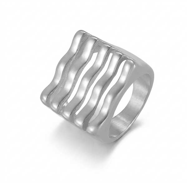 Thalassa Wave Ring – Silver Sculptural Statement Ring