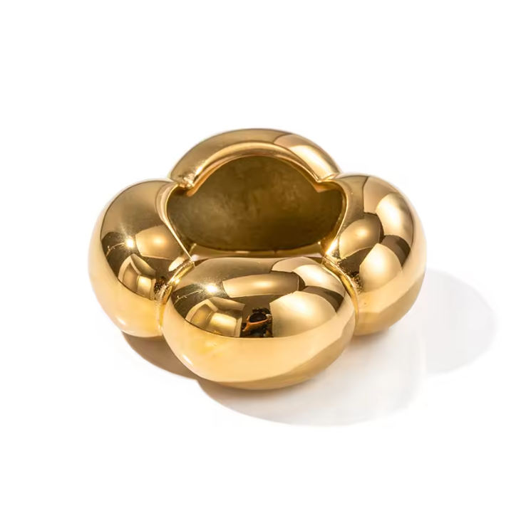 Clio Bloom Ring – Gold Sculptural Flower Ring