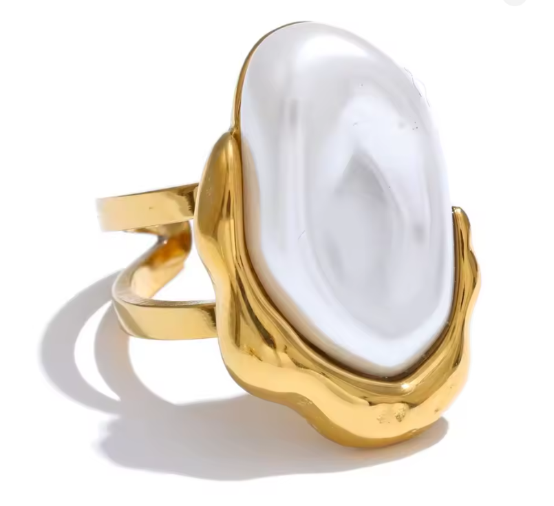 Gaia Pearl Ring – Gold Oversized Baroque Pearl Cocktail Ring
